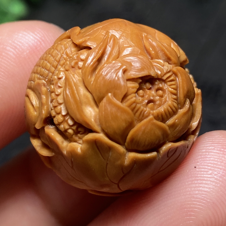 2.2【荷花鱼】橄榄核手工雕刻文玩单籽
