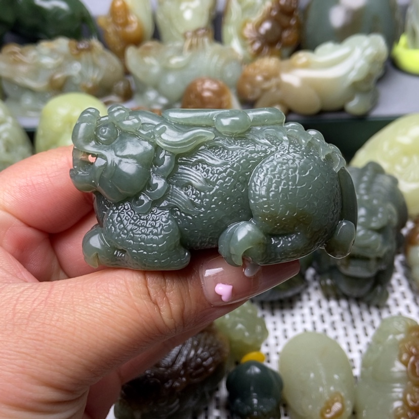 【闪购商品】和田玉把件未镶嵌ಇ****?