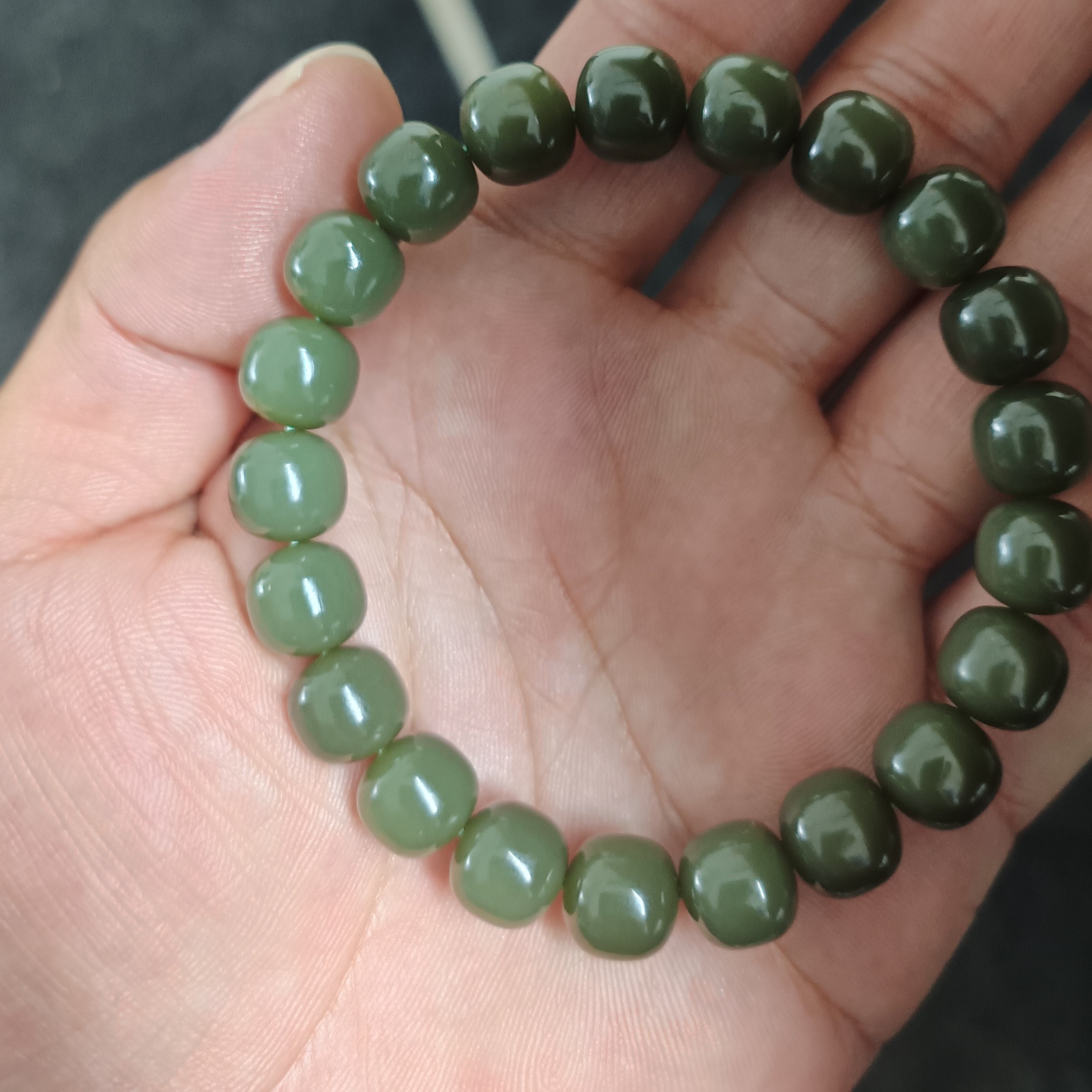 和田玉沙枣青豆青卡10老型单圈手串