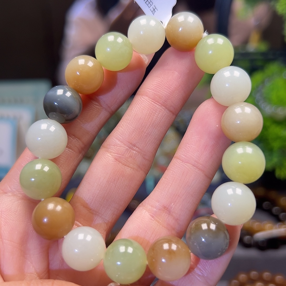 和田玉未镶嵌手串