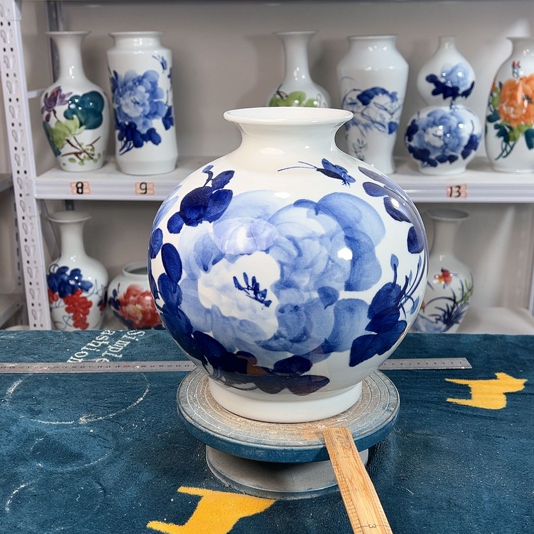 摆件景德镇陶瓷石青牡