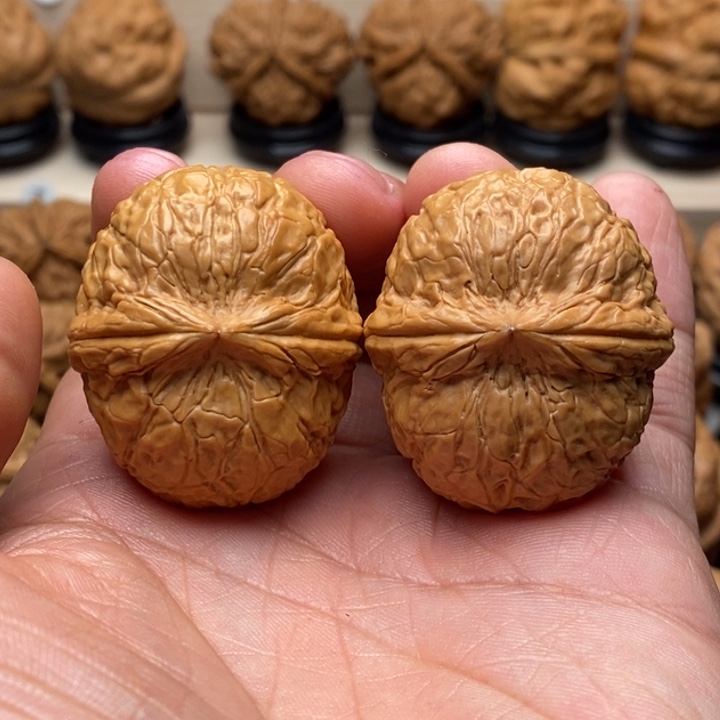 文玩核桃把件……………………………………