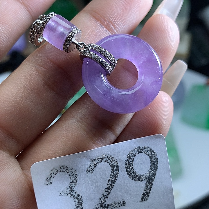 翡翠未镶嵌吊坠(赠链)