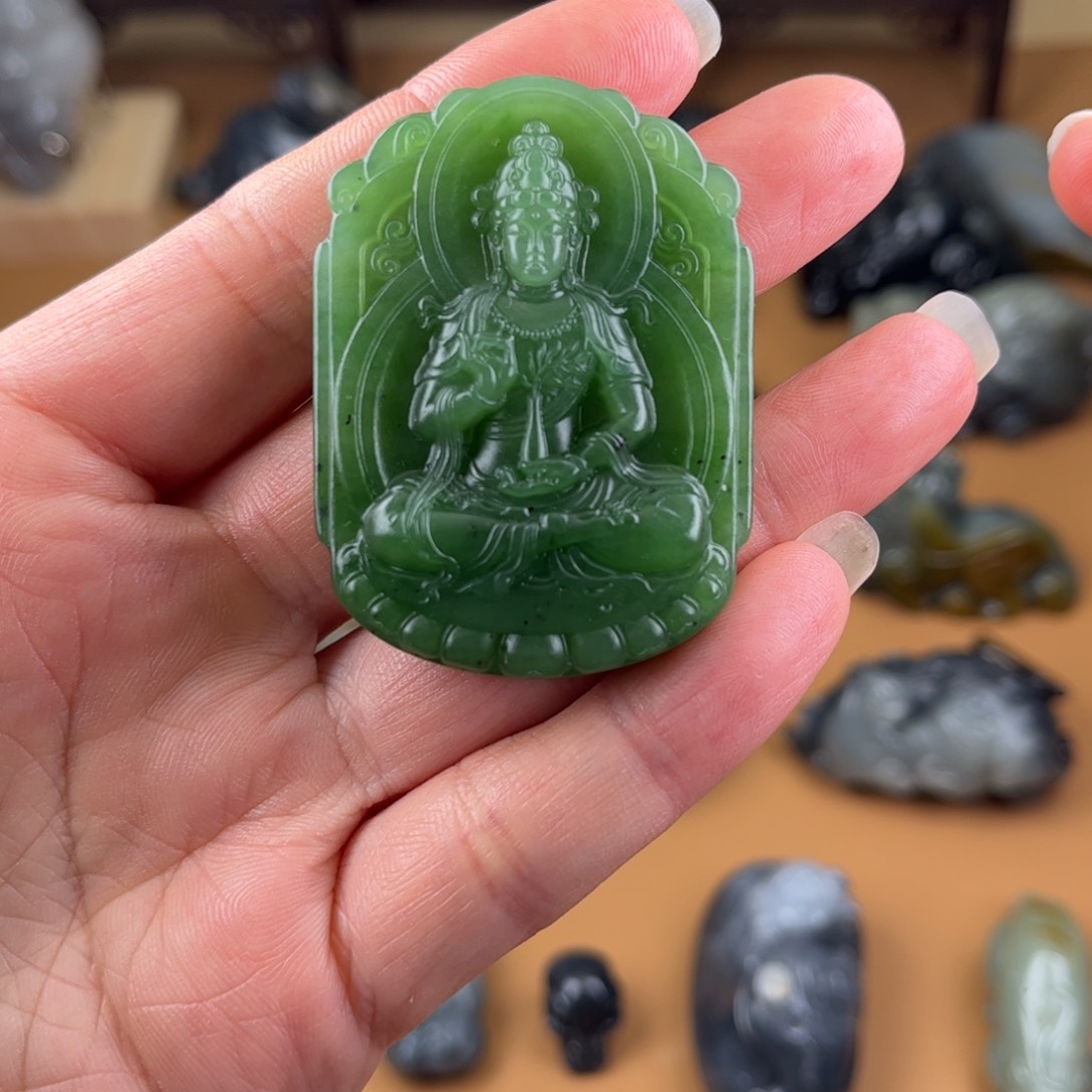 和田玉颈饰未镶嵌游**子