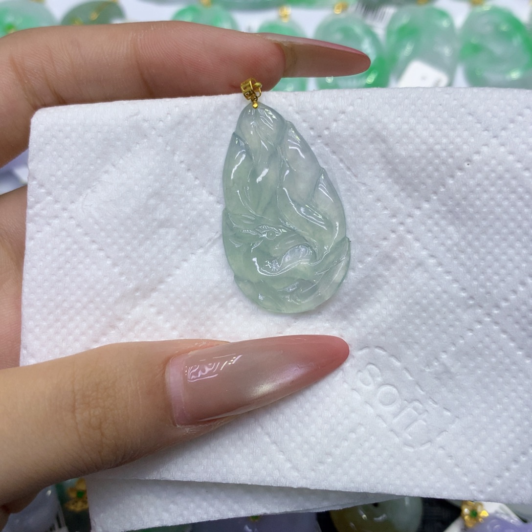 翡翠18K金镶嵌颈饰11111111111