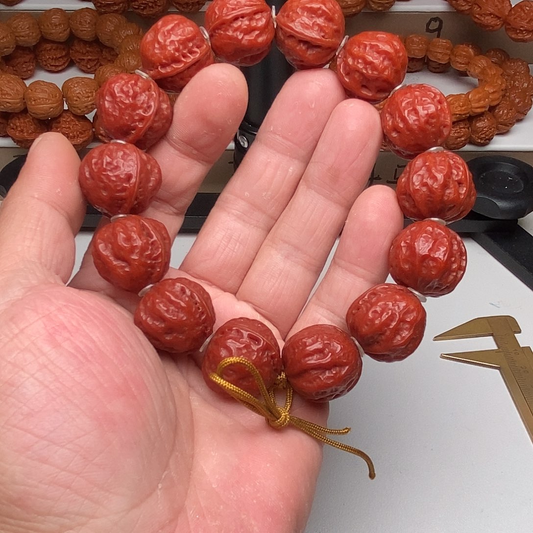 木质文玩核桃2.0红皮元宝