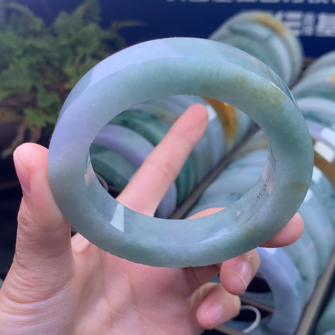定制翡翠未镶嵌手镯定制