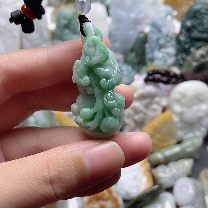 翡翠未镶嵌颈饰翡翠