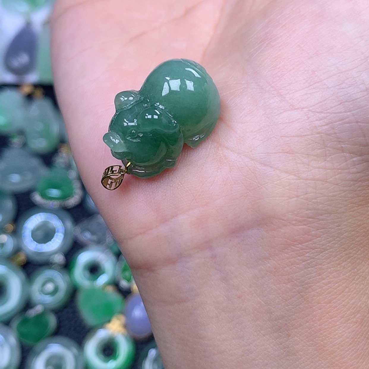 【闪购商品】翡翠吊坠(赠链)18K金镶嵌懒**迪