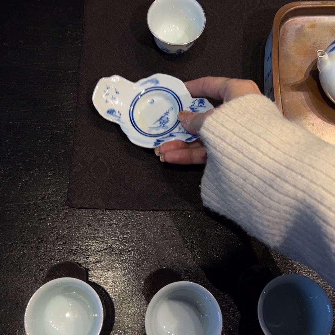 瓷片陶瓷。     陶瓷。      