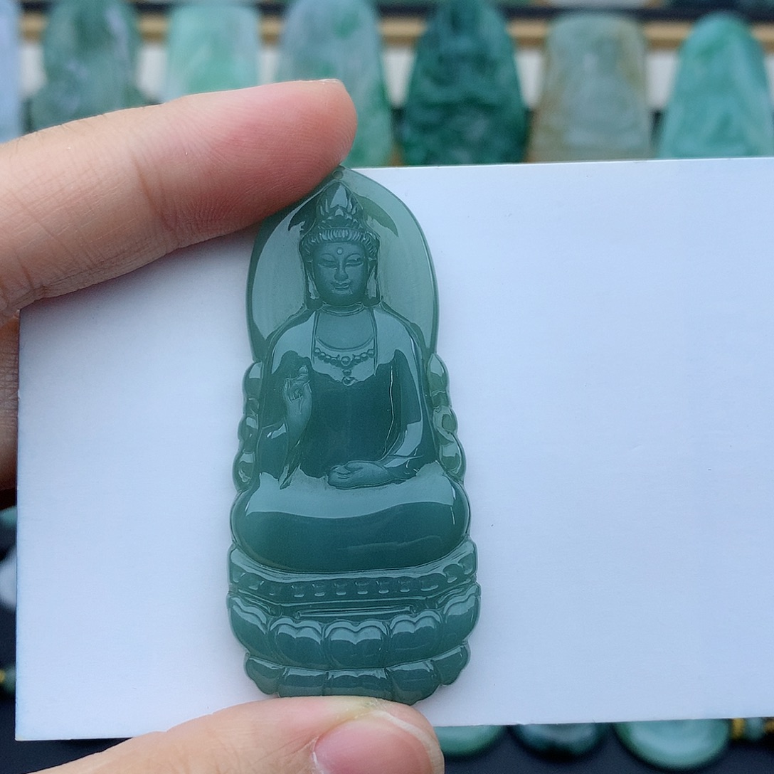 翡翠未镶嵌颈饰观音