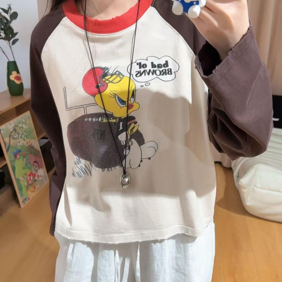 84384余小鱼【好配鸭】两色撞色小鸭印花插肩袖长袖秋季上衣女装