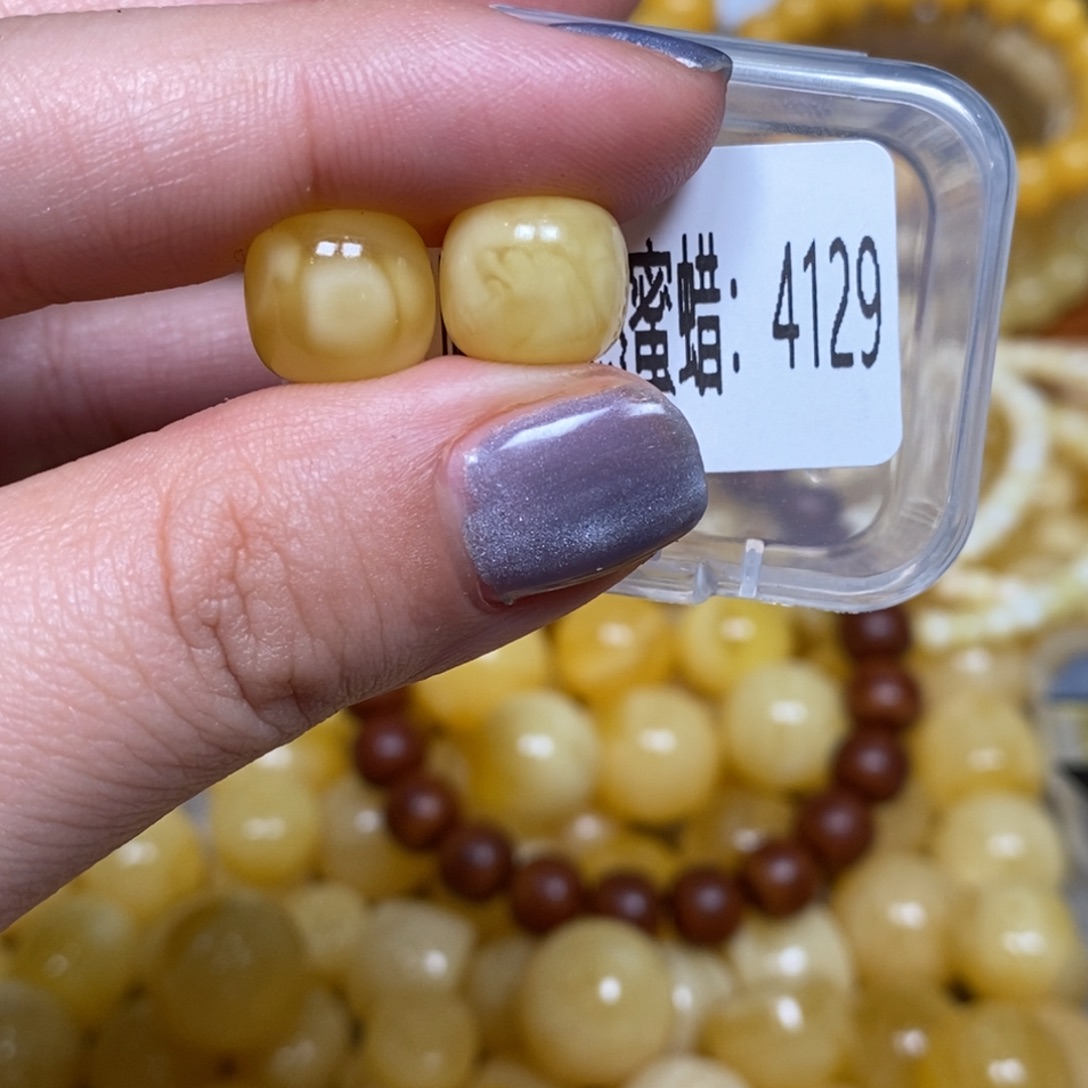 蜜蜡未镶嵌珠宝奇石4129