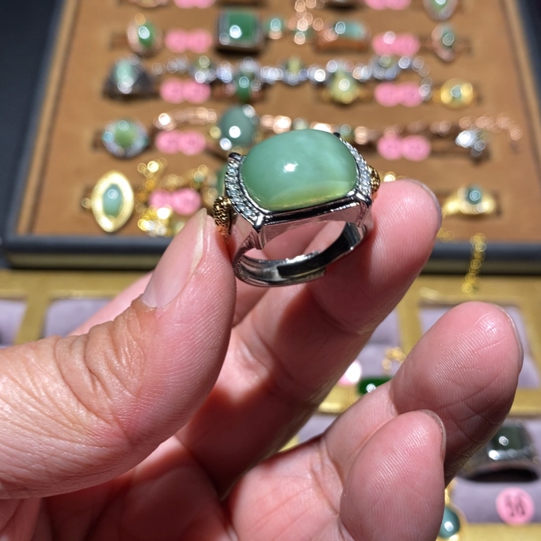 和田玉（碧玉）戒指未镶嵌