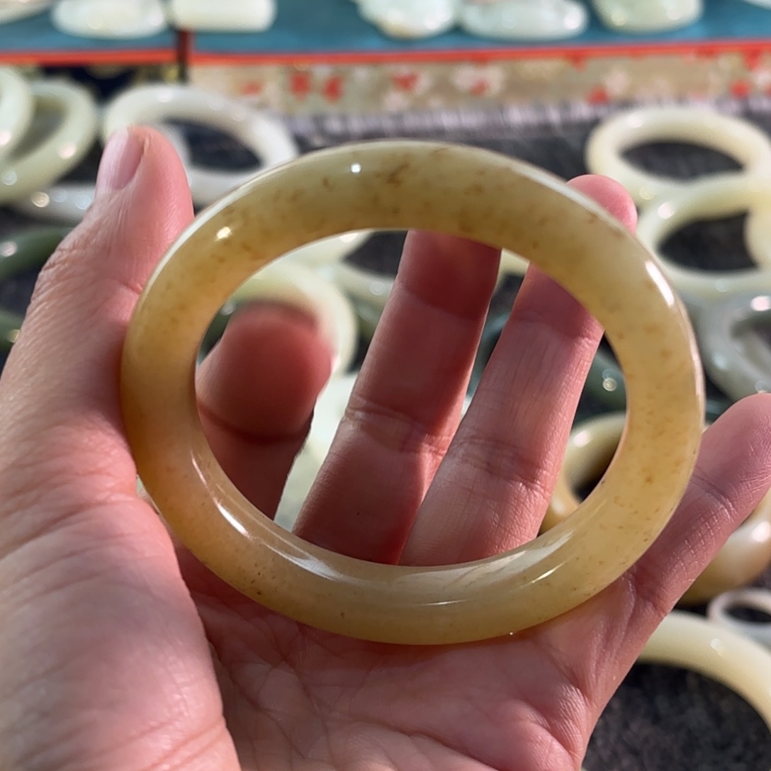 王***橙和田玉（糖玉）未镶嵌手链