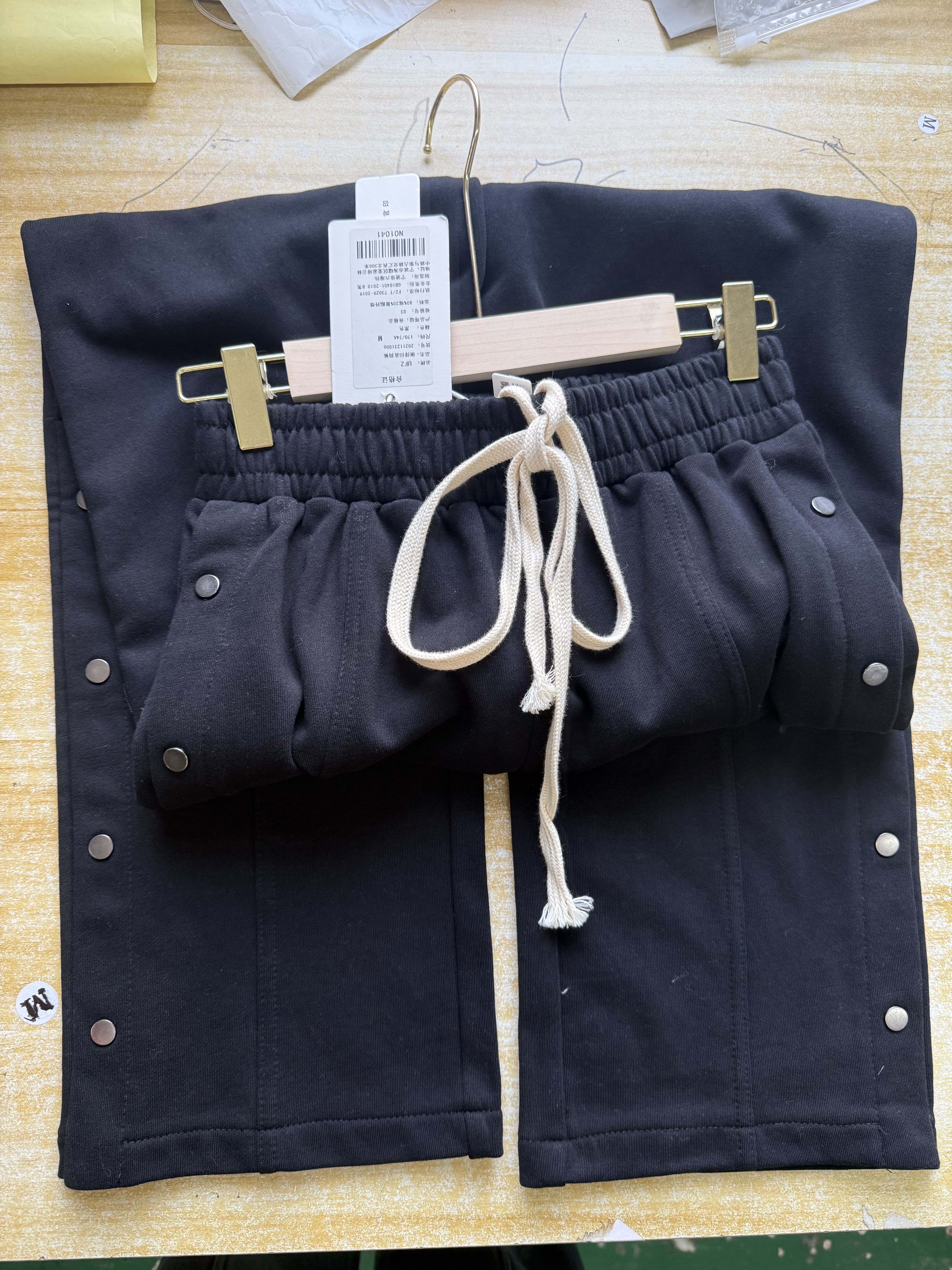 UFZ1006侧排扣直筒裤