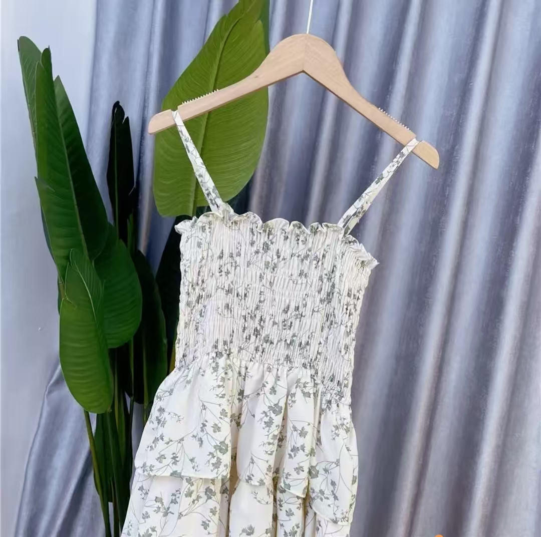夏季新款法式碎花吊带长裙清新显瘦气质飘逸连衣裙