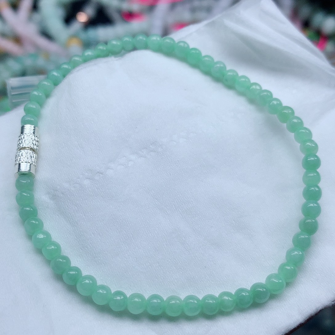 翡翠未镶嵌颈饰珠子