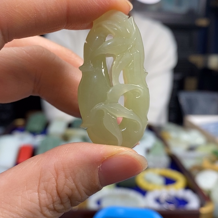 G***y和田玉未镶嵌颈饰