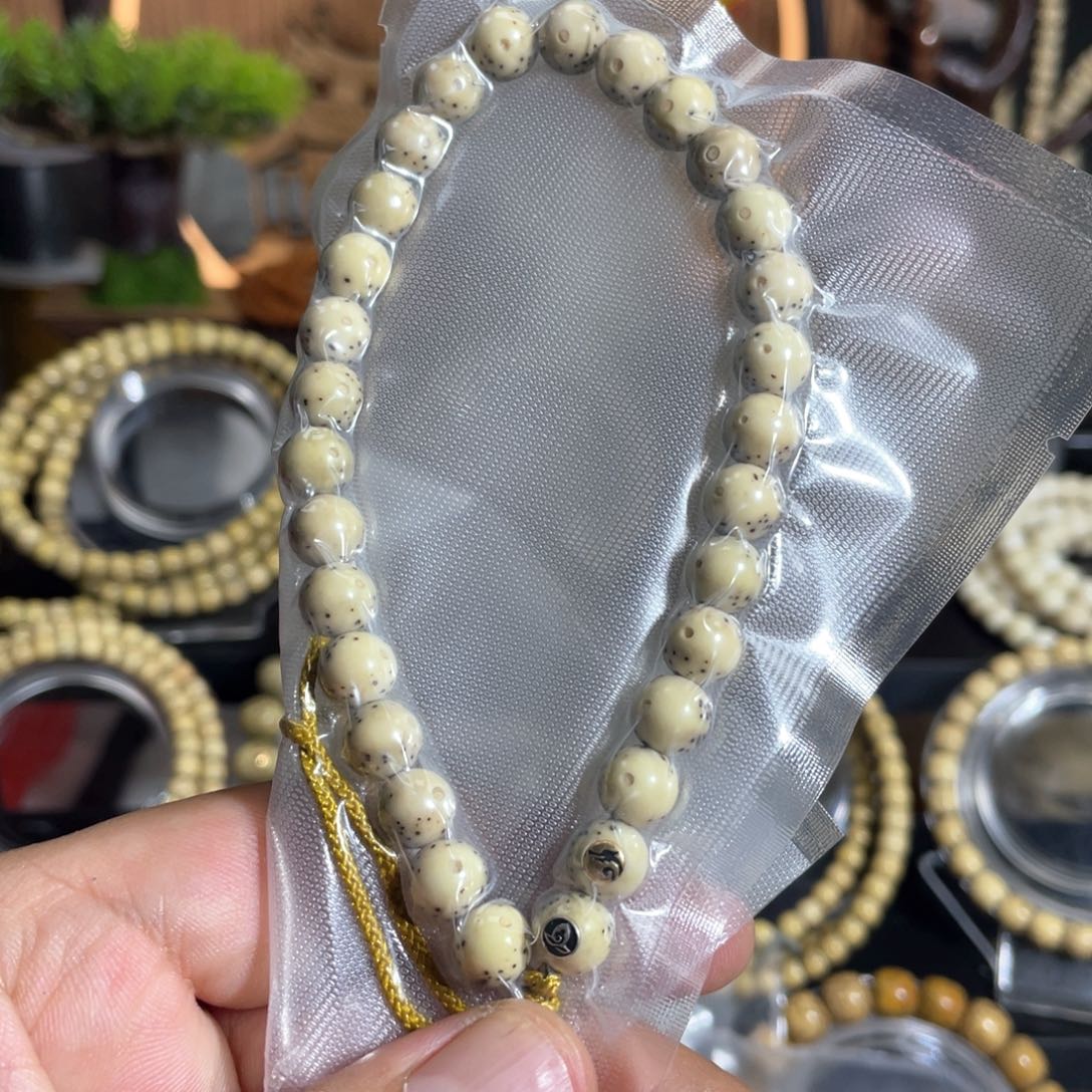 星月菩提吊坠Y****丶石玉骨瓷白8的圆珠 带标