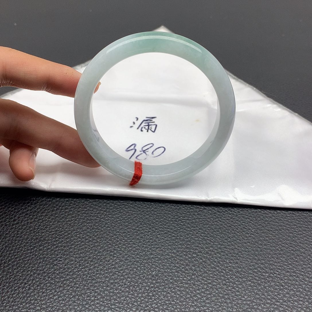 翡翠未镶嵌手镯59