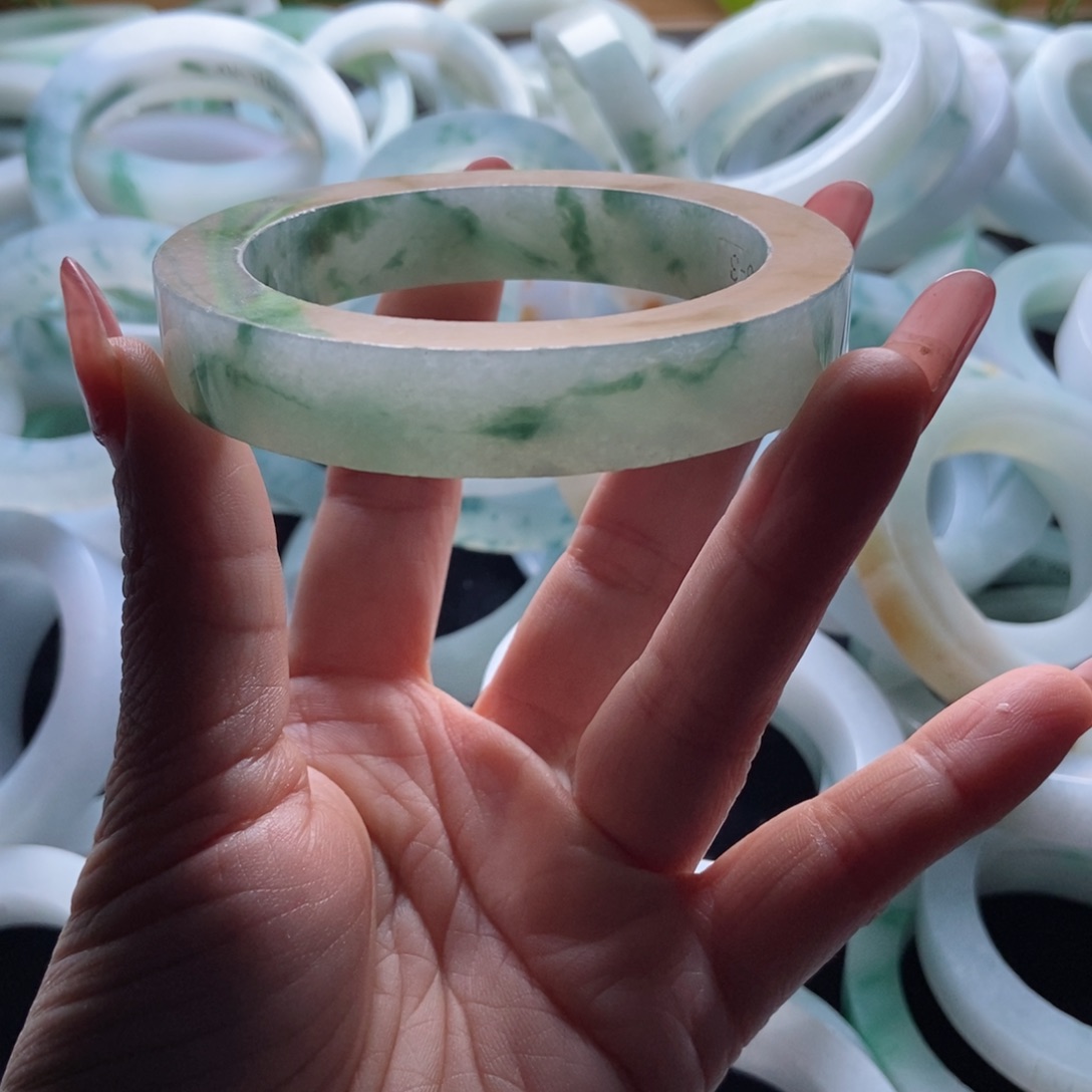 未镶嵌手镯定制翡翠咽*爽