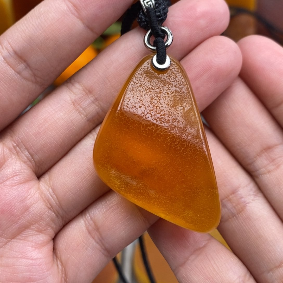 琥珀吊坠(赠链)未镶嵌