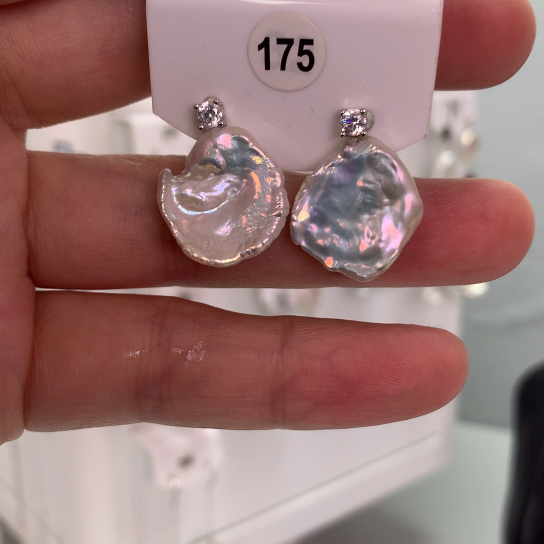 无非金属巴洛克花瓣耳饰