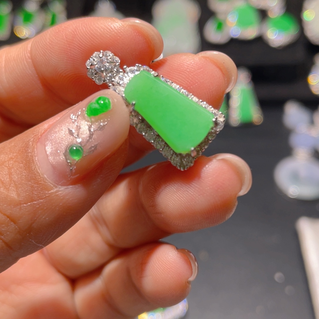 翡翠颈饰银S925镶嵌鱼*酱精品