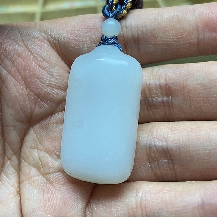 和田玉颈饰未镶嵌小**周