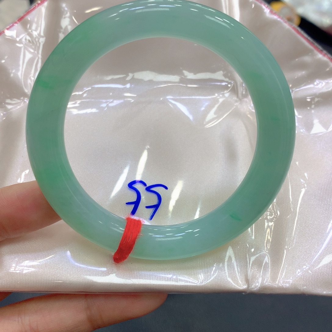 翡翠未镶嵌手镯翡翠13