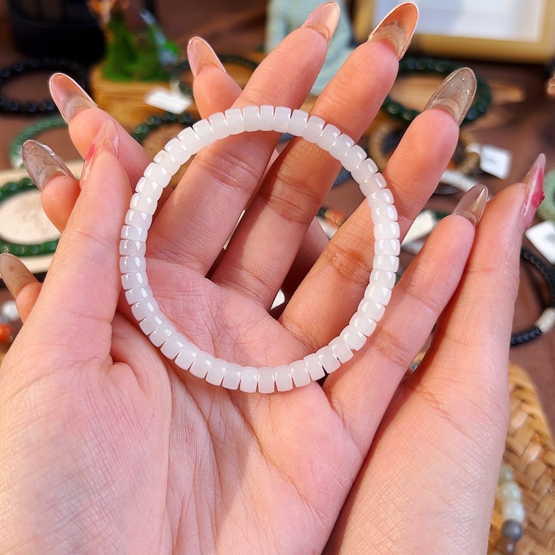 *****和田玉未镶嵌手链