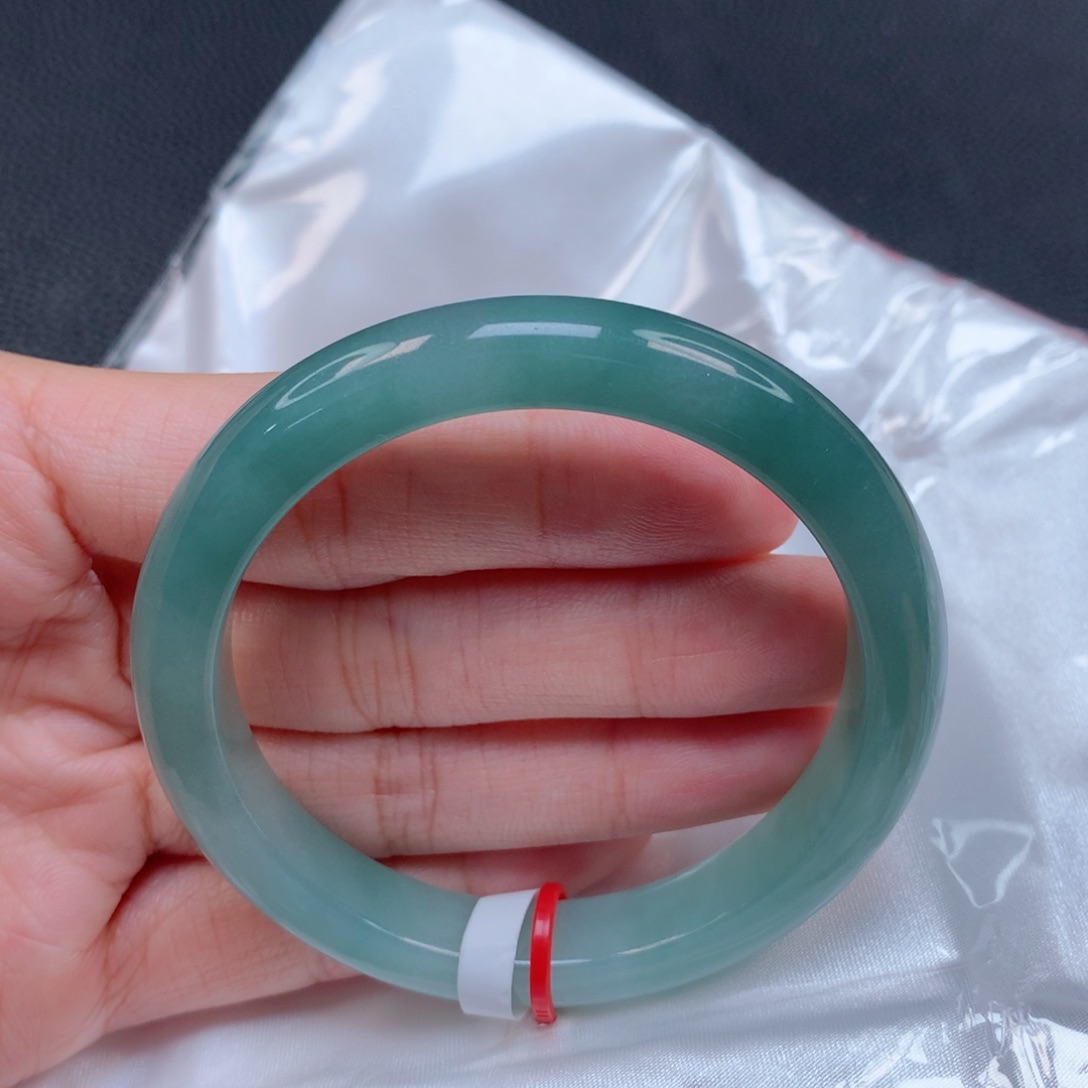 翡翠手镯未镶嵌天然