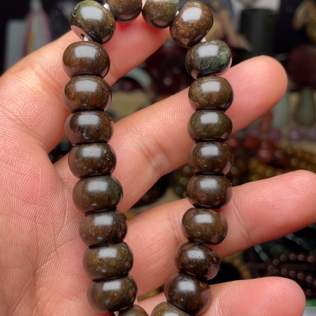 颈饰未镶嵌岫岩河磨玉（透闪石质玉）13×9