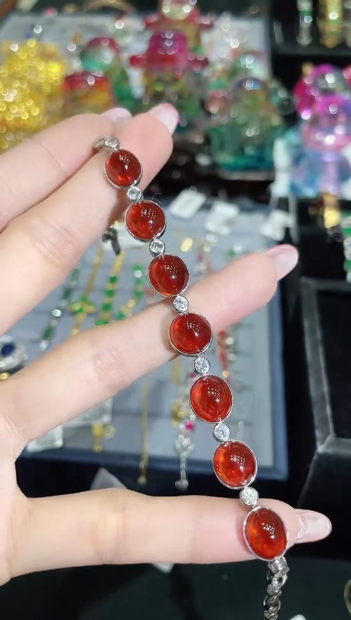 Pt950镶嵌天然芬达石手链