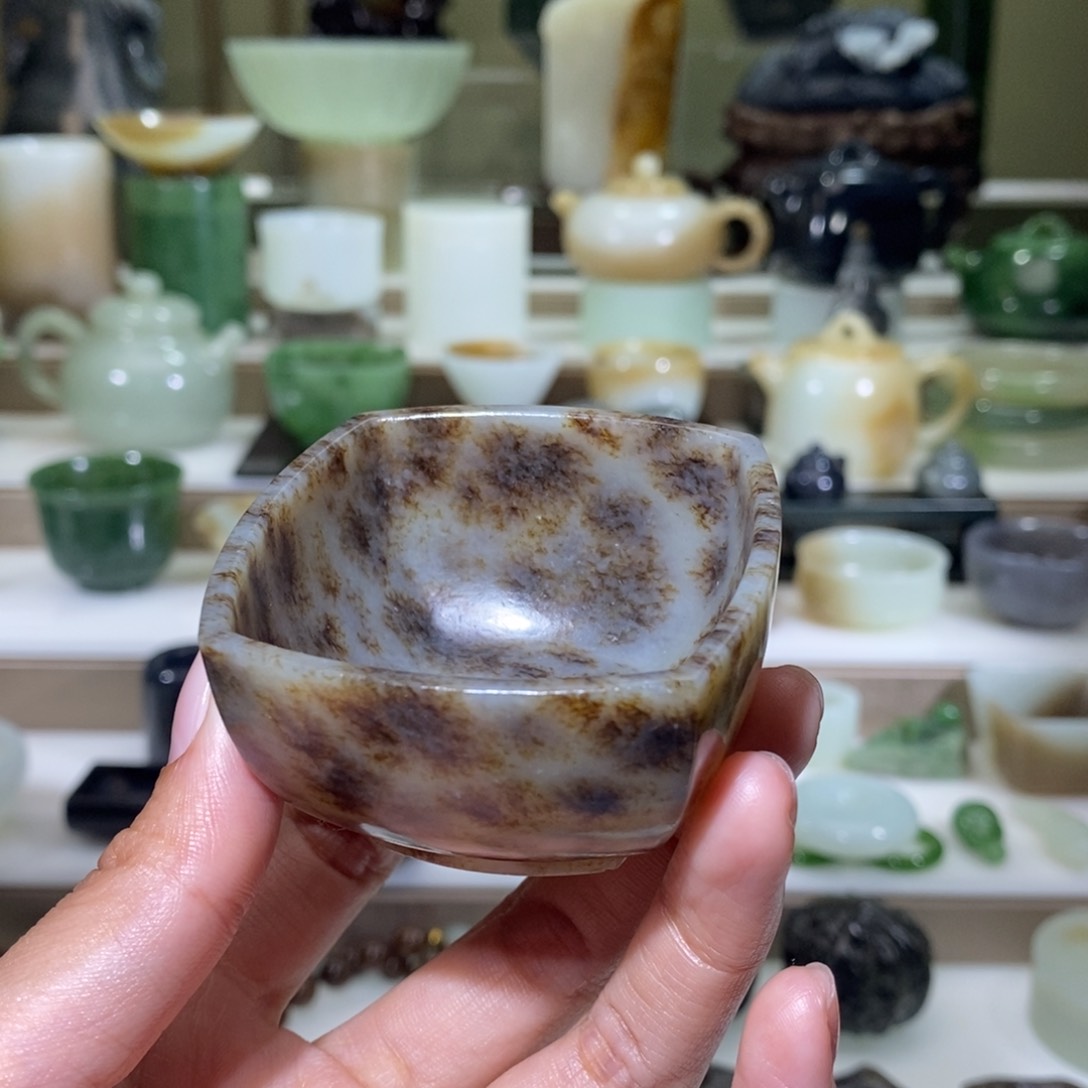 和田玉把件未镶嵌糖草花四方杯50ML福利款