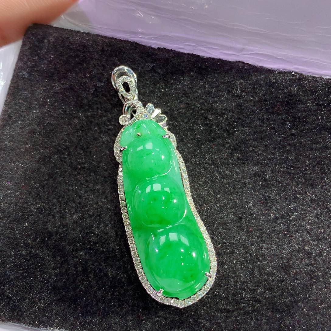 翡翠18K金镶嵌吊坠(赠链)