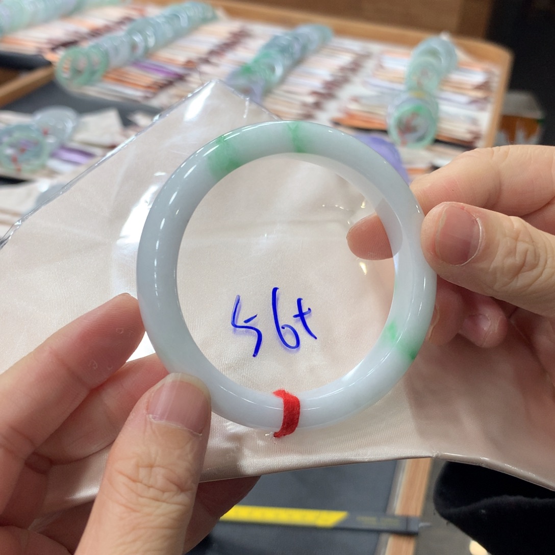 翡翠未镶嵌手镯翡翠