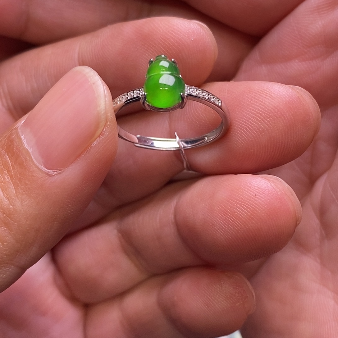 翡翠银S925镶嵌颈饰葫芦