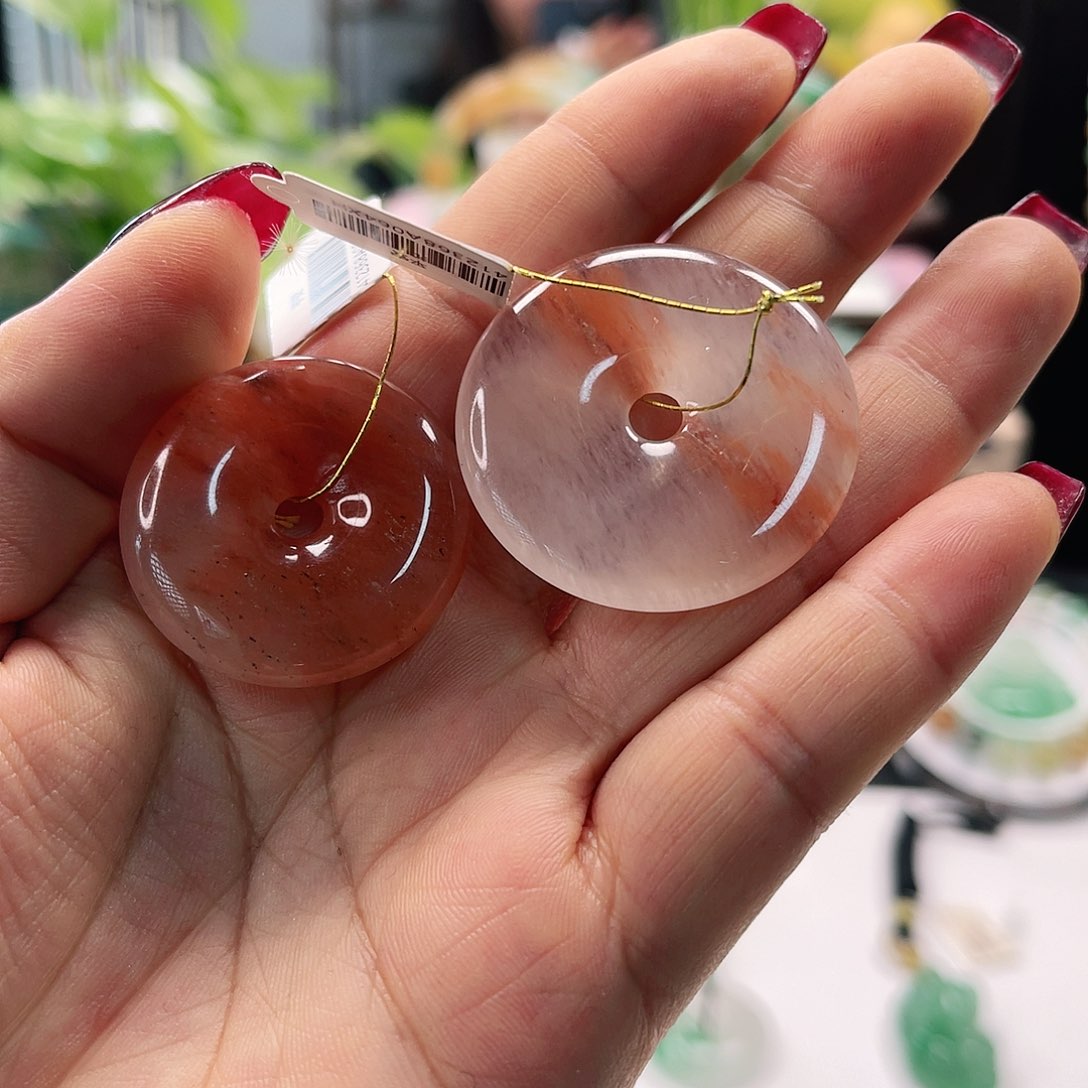 石英质玉颈饰未镶嵌