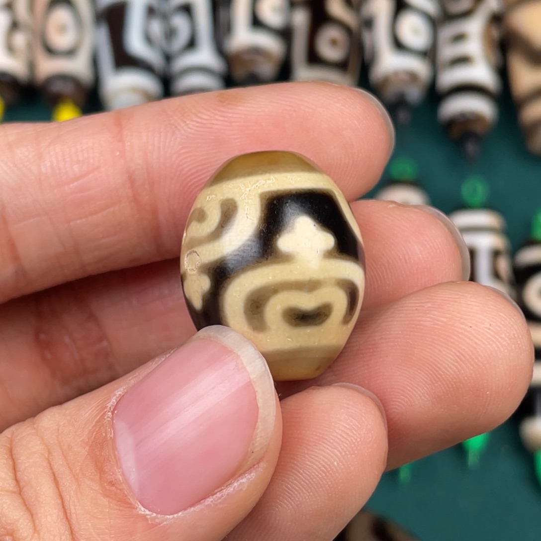 玛瑙/玉髓裸珠宝瓶