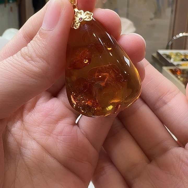 琥珀未镶嵌颈饰吊坠