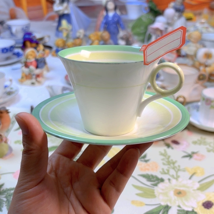 摆件欧洲中古瓷器（雪莱冲线）