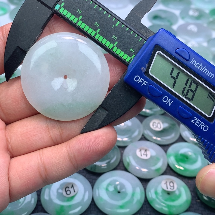 翡翠颈饰未镶嵌缅甸天然A货翡翠