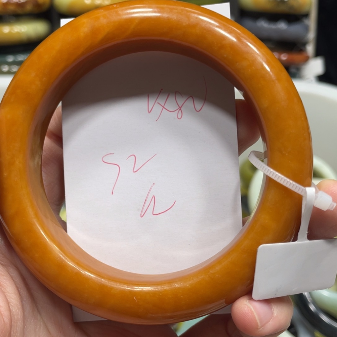 蛇纹石玉手镯未镶嵌微瑕