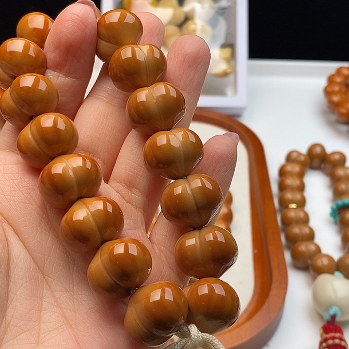 于****吊坠猴头核桃猴头