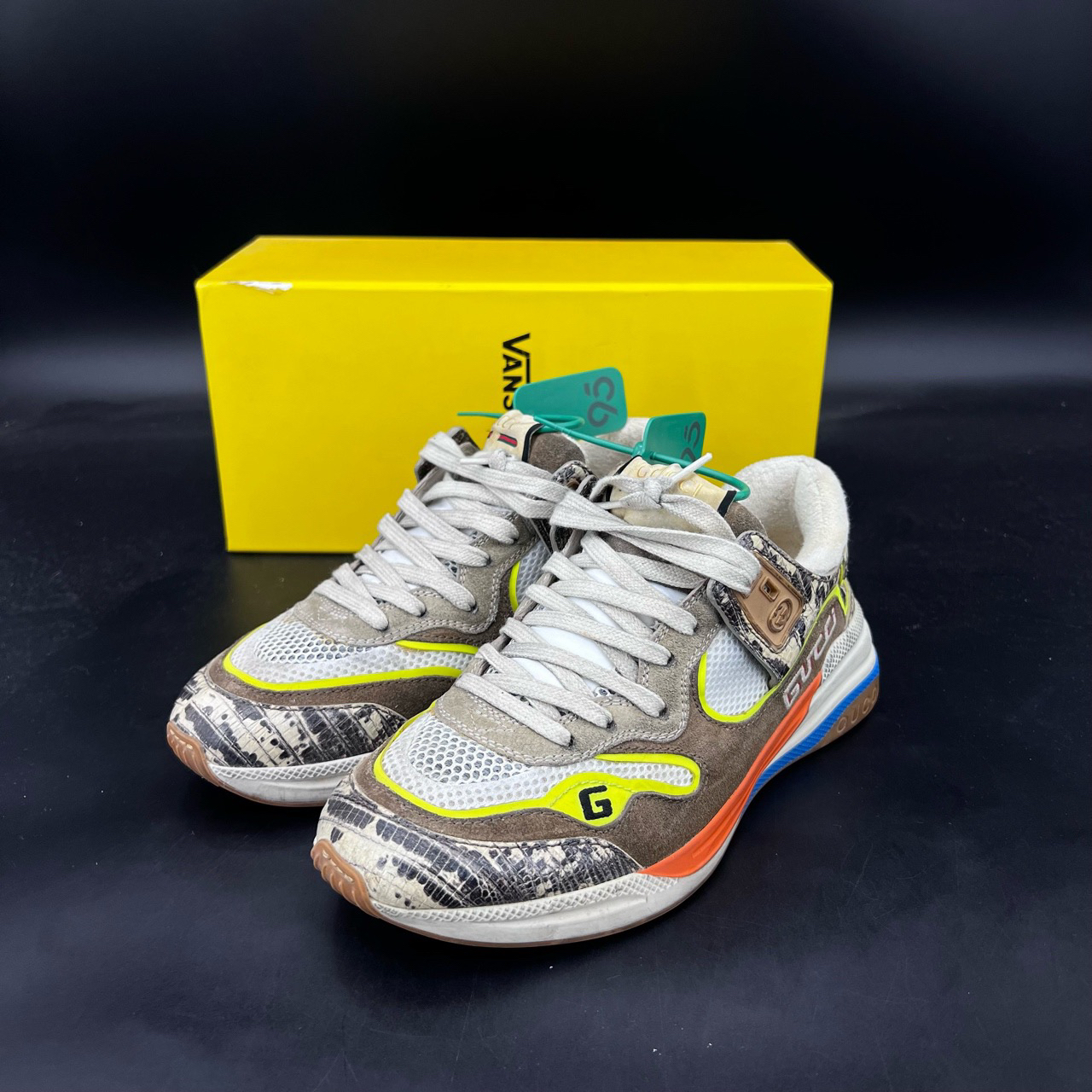 95新 GUCCI/古驰 gucci ultrapace岩石灰 size 37.5 
