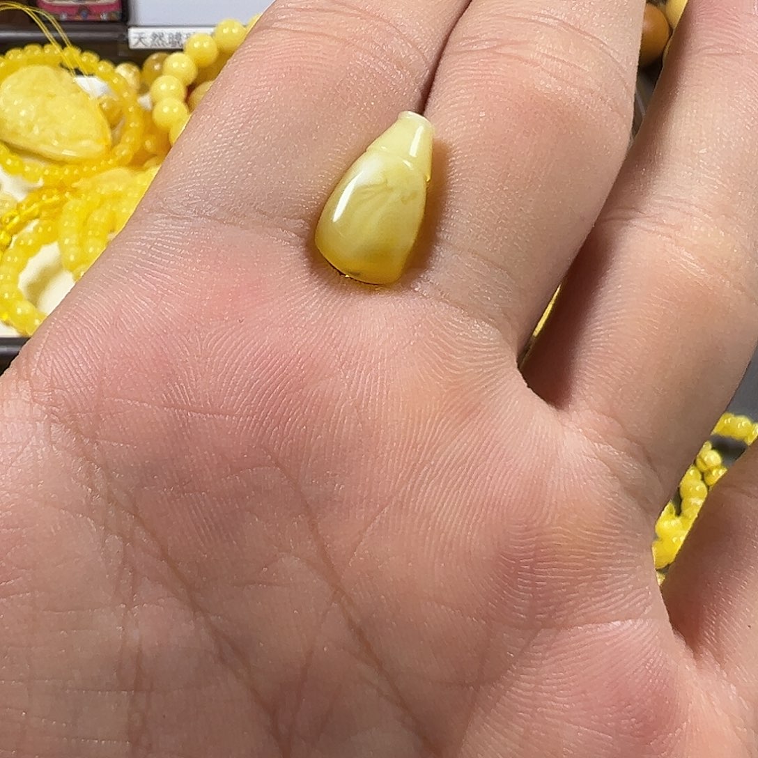 裸石蜜蜡未镶嵌三通