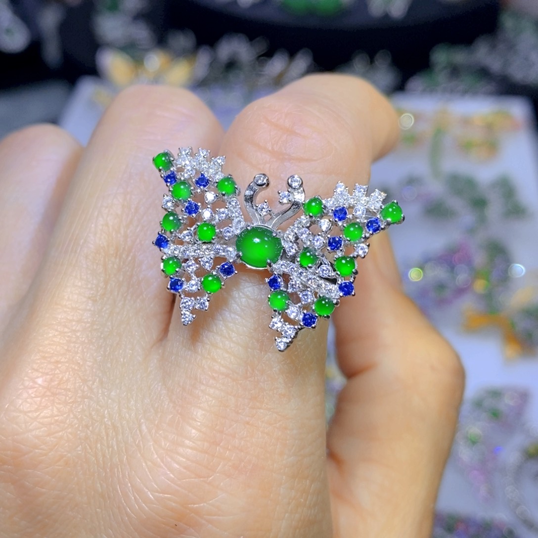 翡翠颈饰银S925镶嵌天然翡翠