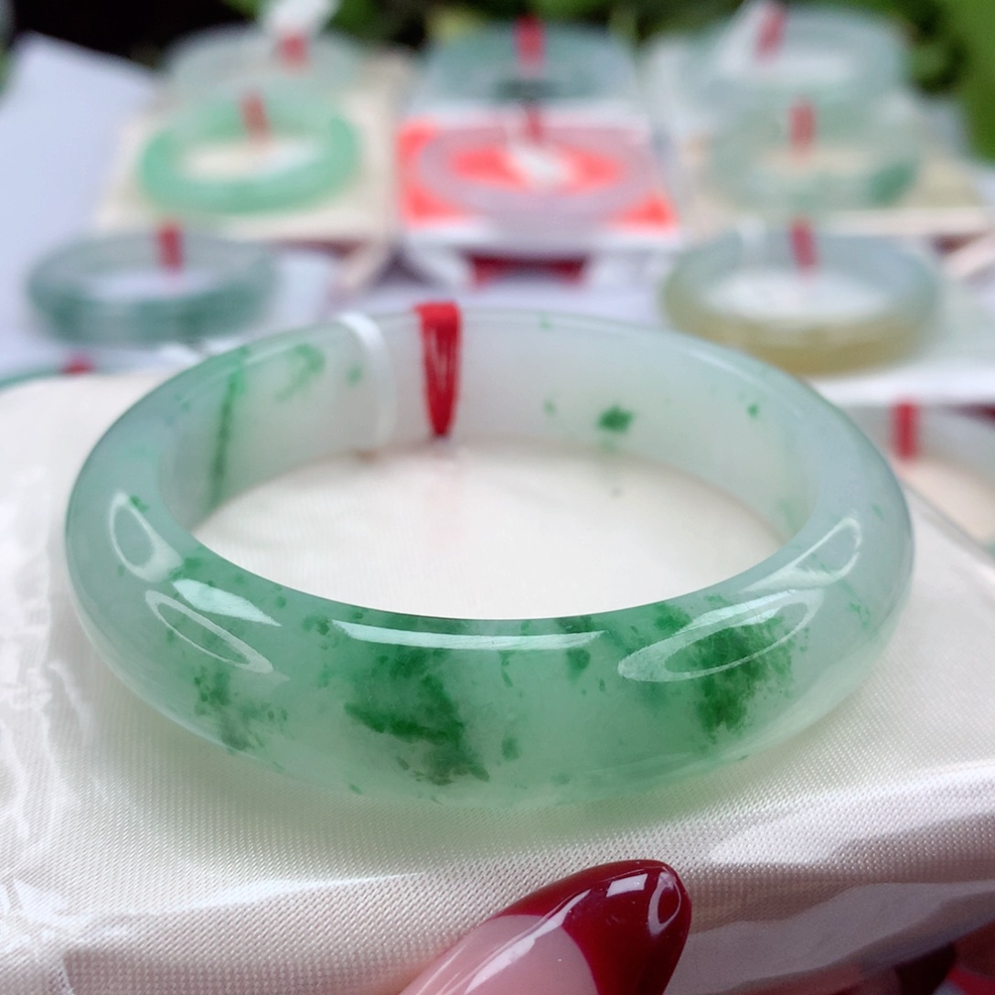 翡翠手镯未镶嵌52懂货的宝在哪里【阳绿花】小柒